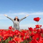 Trabajar la autoestima en un campo de amapolas